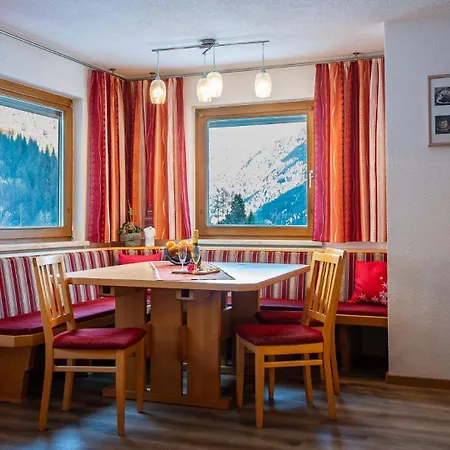 Haus Ladner شقة سي